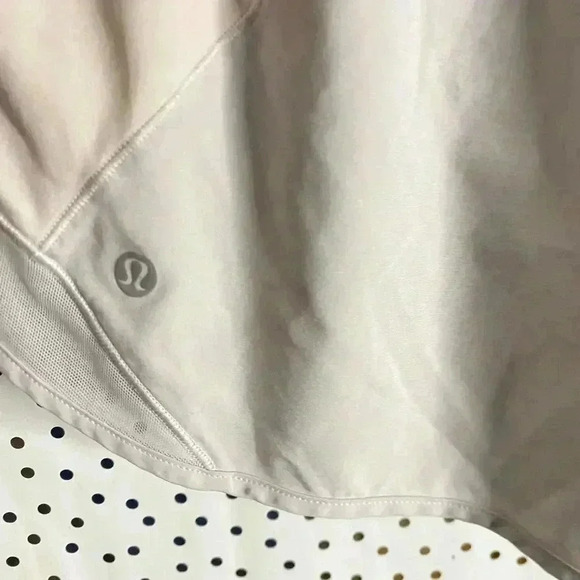 Lululemon Hotty Hot Short - Picture 5 of 9